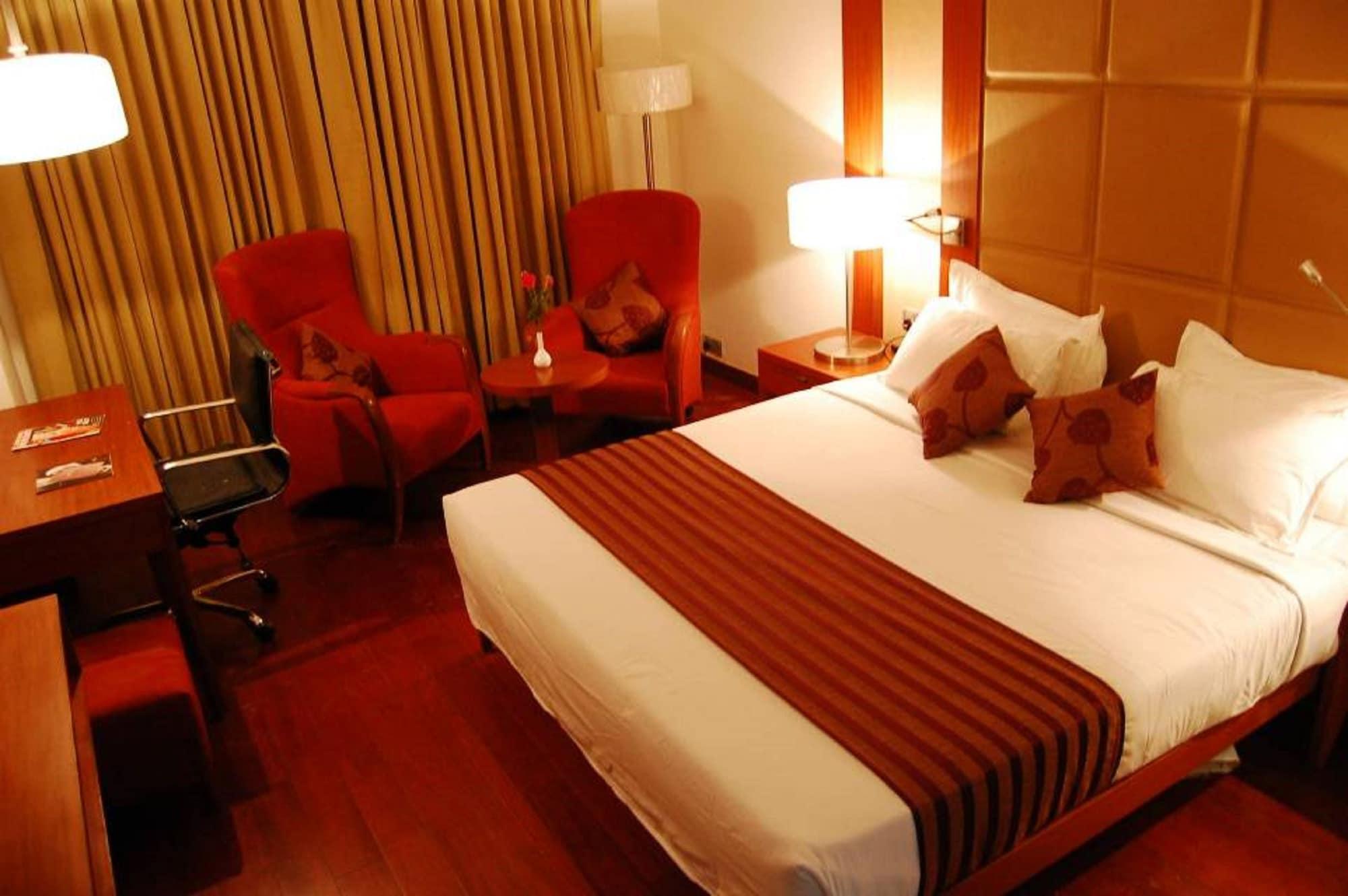 The Cambay Grand Hotel Ahmadábád Kültér fotó