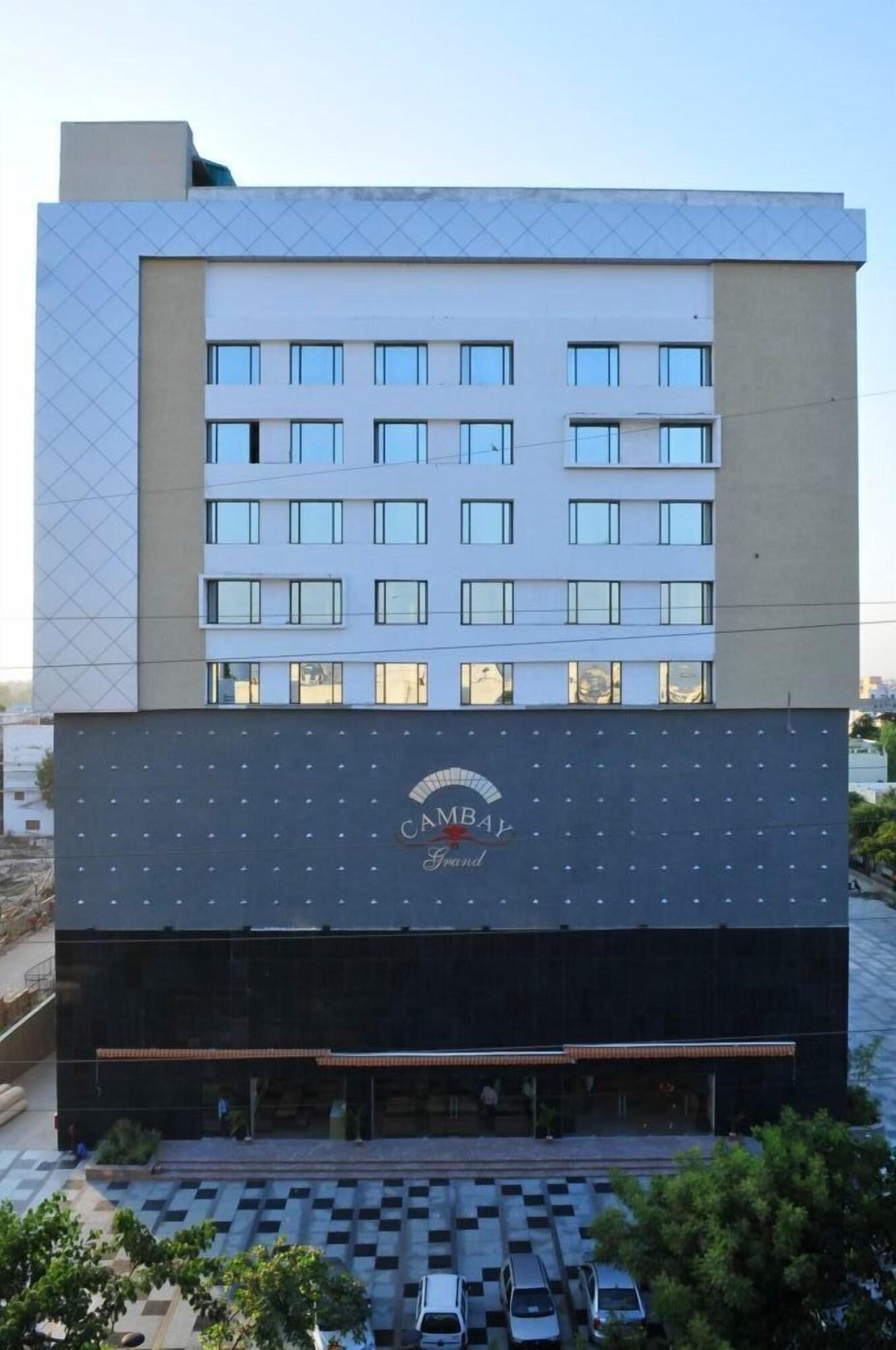 The Cambay Grand Hotel Ahmadábád Kültér fotó