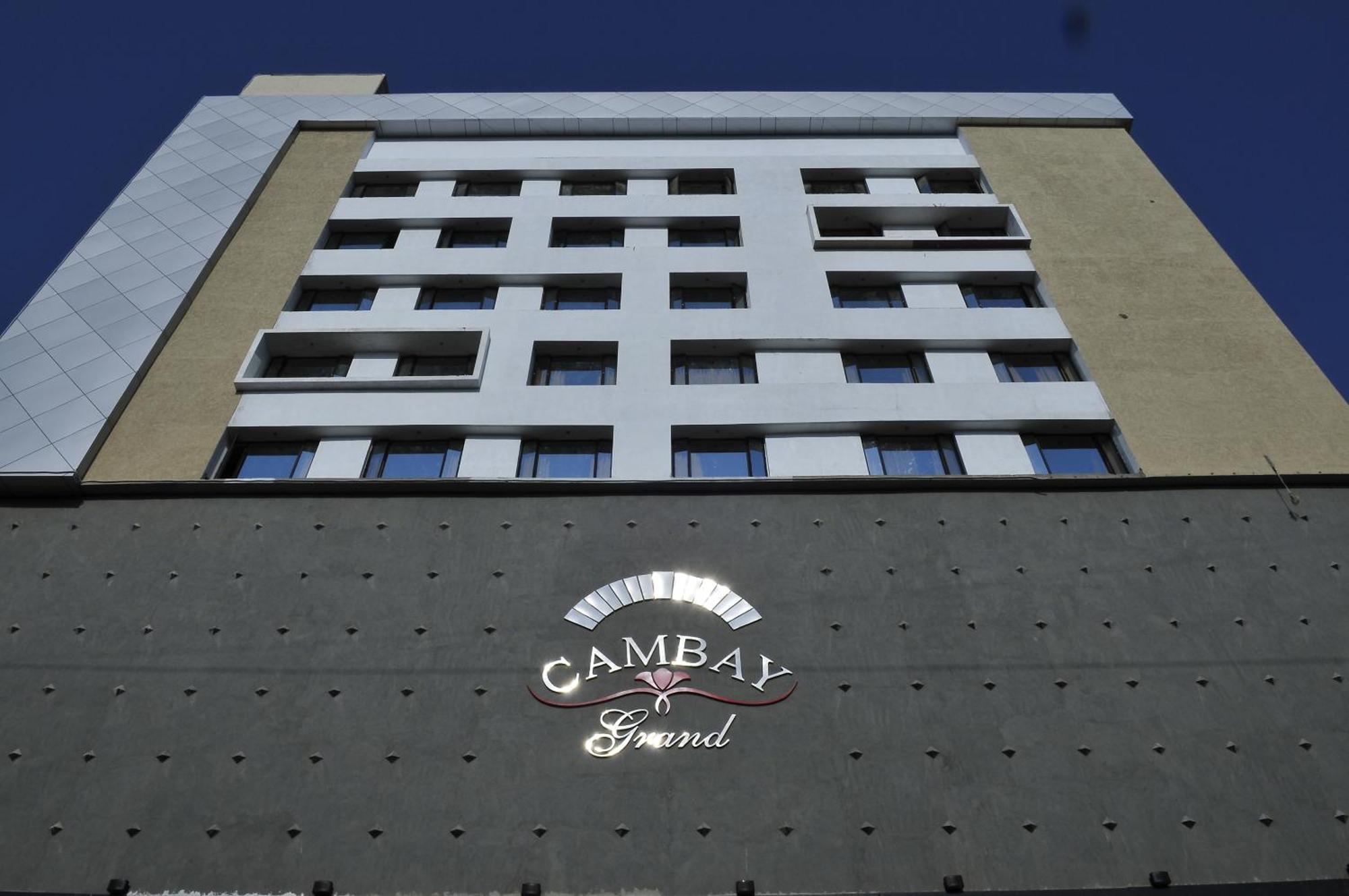 The Cambay Grand Hotel Ahmadábád Kültér fotó