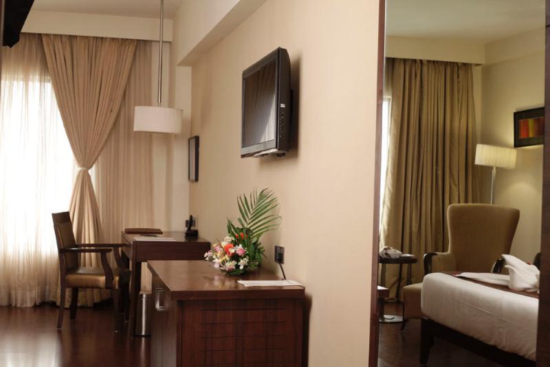 The Cambay Grand Hotel Ahmadábád Kültér fotó