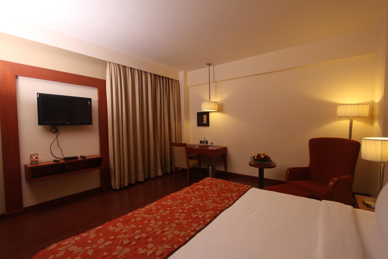 The Cambay Grand Hotel Ahmadábád Kültér fotó
