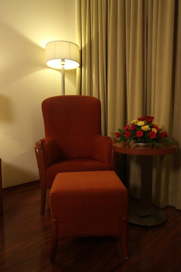 The Cambay Grand Hotel Ahmadábád Kültér fotó