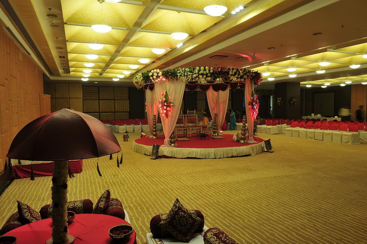 The Cambay Grand Hotel Ahmadábád Kültér fotó
