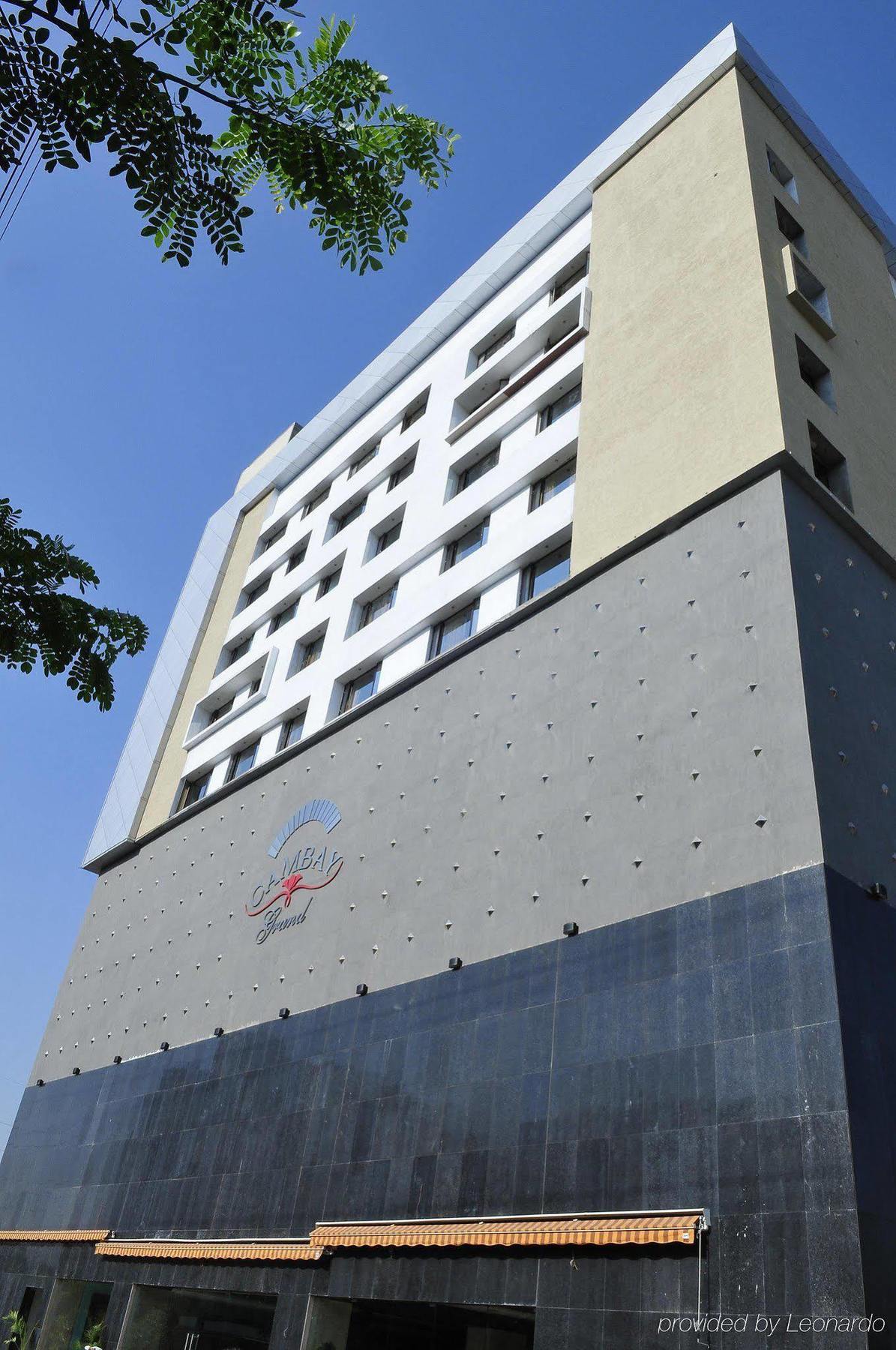 The Cambay Grand Hotel Ahmadábád Kültér fotó