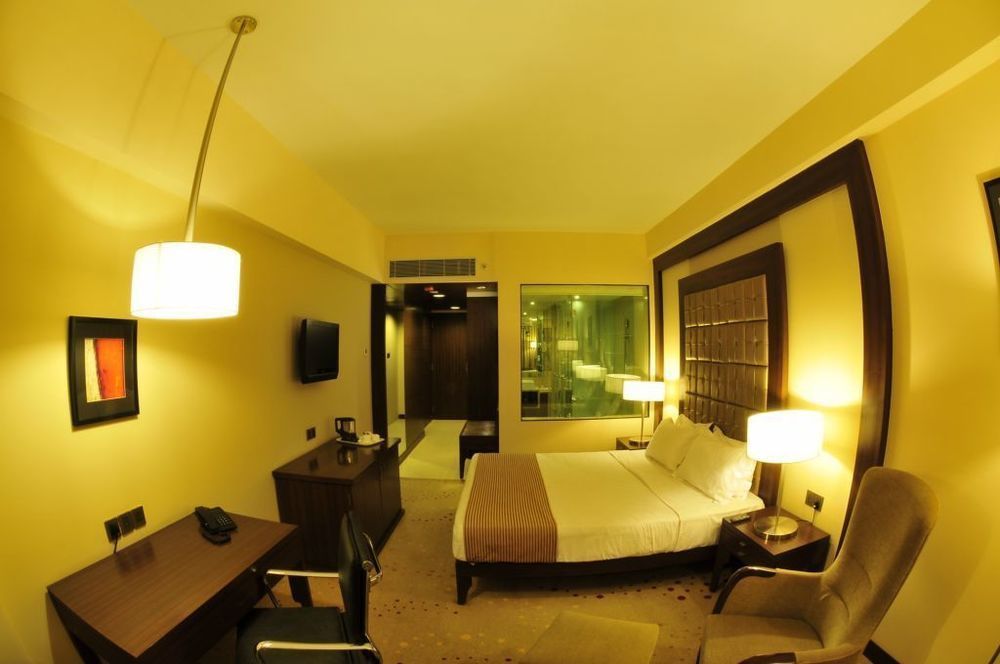 The Cambay Grand Hotel Ahmadábád Kültér fotó