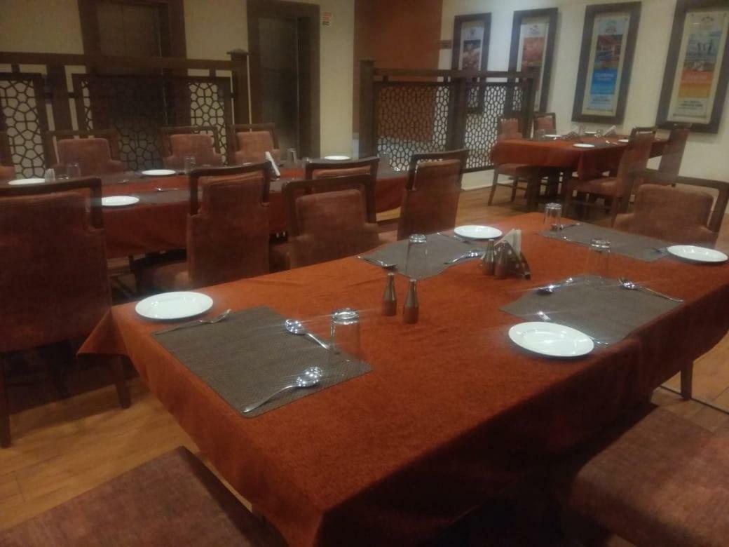 The Cambay Grand Hotel Ahmadábád Kültér fotó